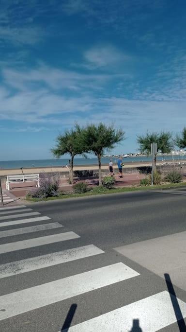 400M De La Plage Maison 3 Chambres Avec Jardin 생죠지드디돈느 외부 사진